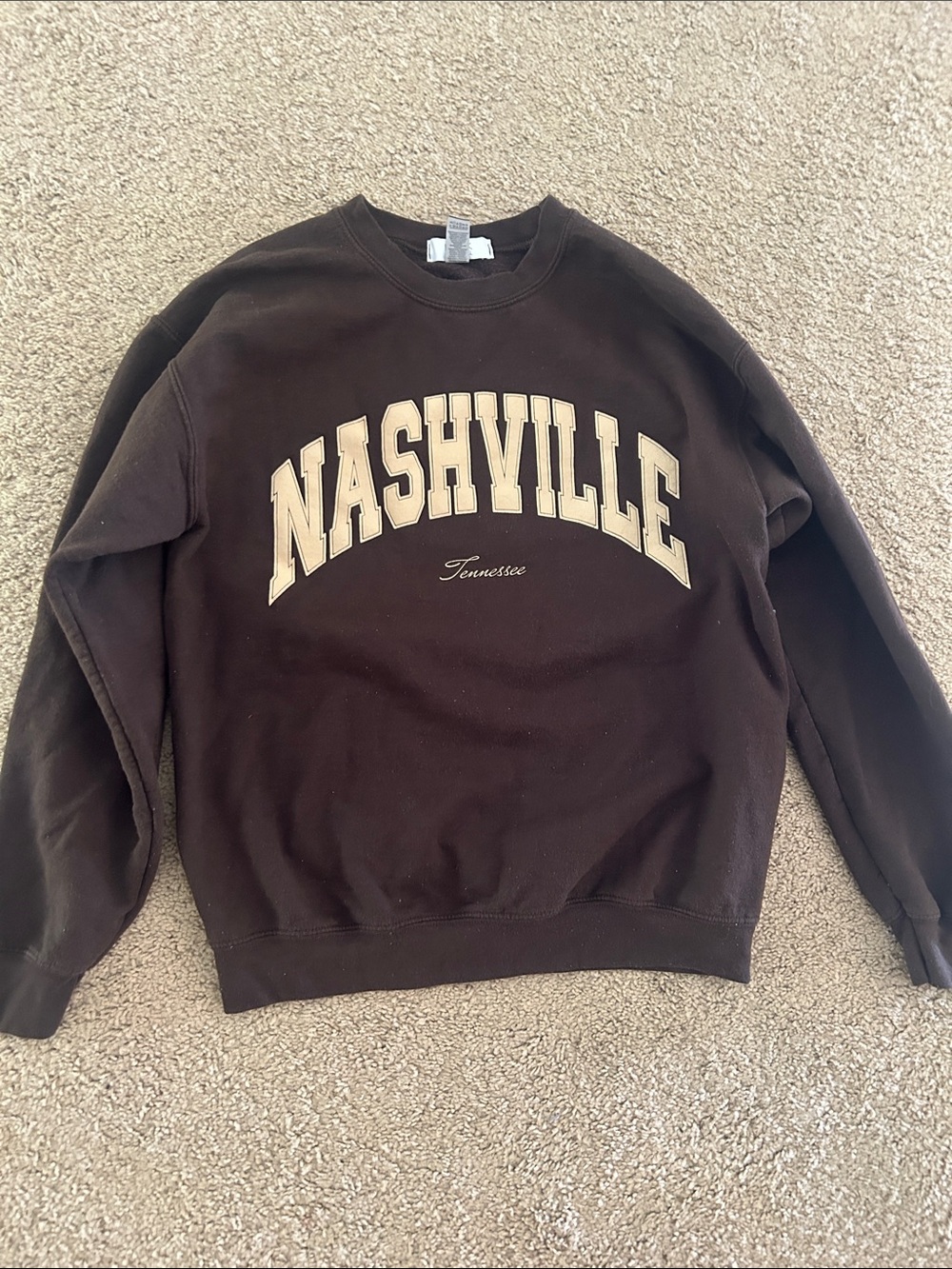 LOCK THE LABEL Nashville Graphic Sweatshirt in Brown